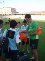 Juanfran firmando2