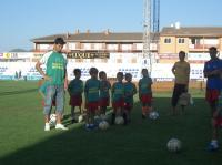 Raúl Albiol jugando con los niños