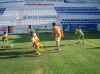 Natalio jugando con niños