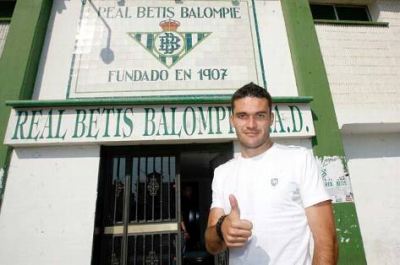 Jorge Molina firma con el Betis hasta el 2014